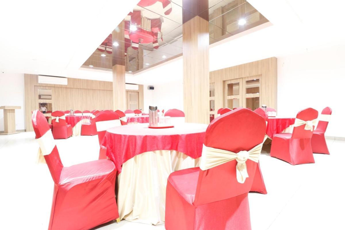 Hotel Yatri Nagpur Buitenkant foto