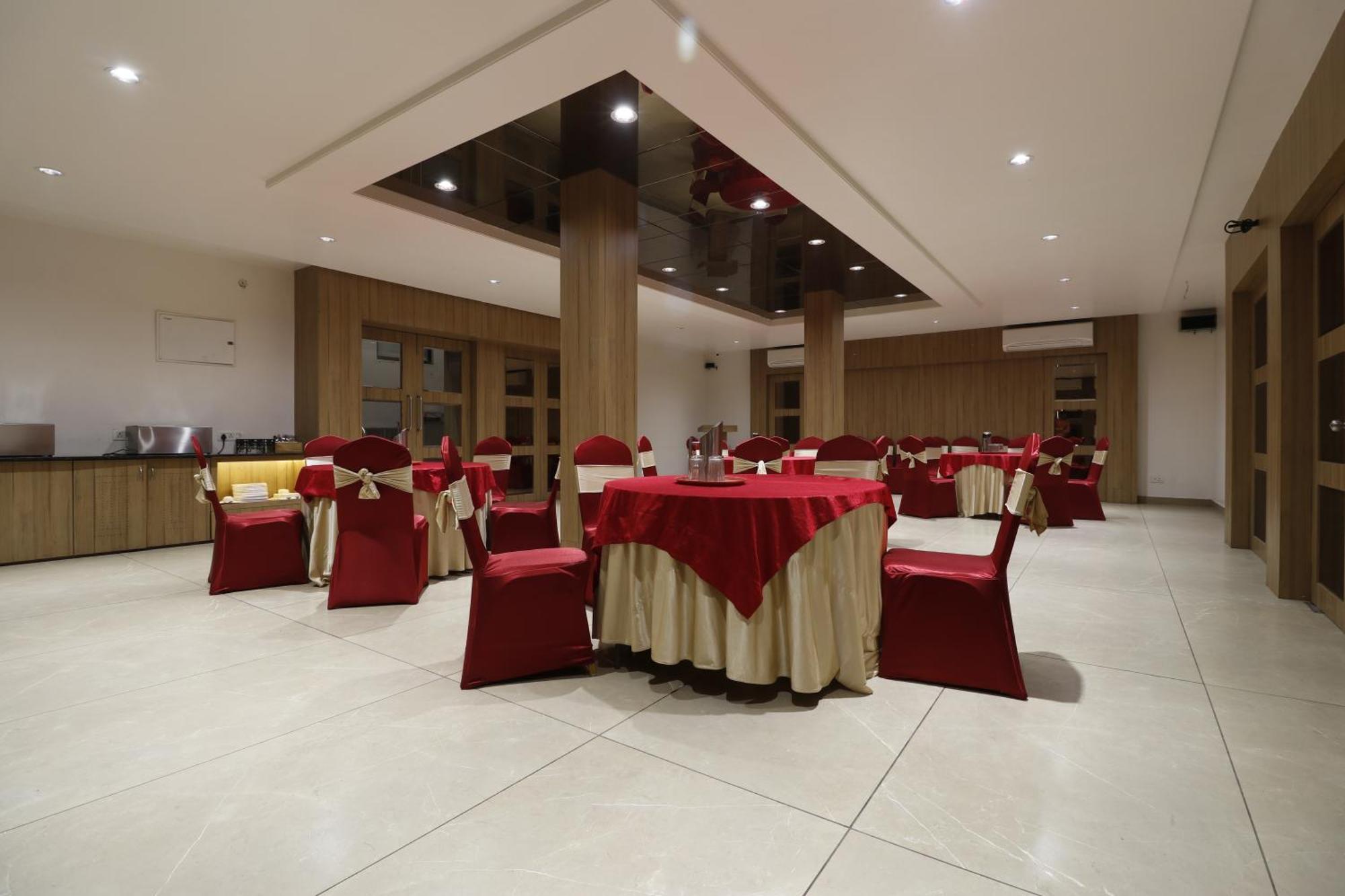 Hotel Yatri Nagpur Buitenkant foto